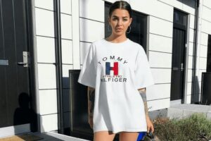 З чим носити оверсайз футболку